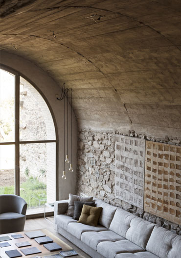 Graphenstone high decoration. Barcelona creative studio renovation.